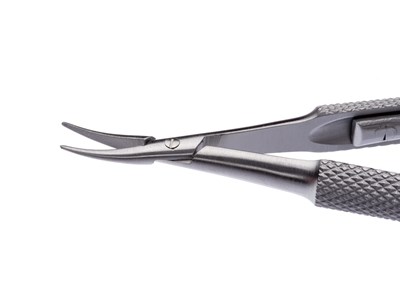 Needle holder with lock-curved