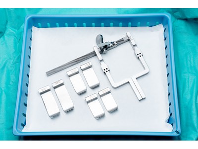 McCulloch retractor with 3 Sets of blades
