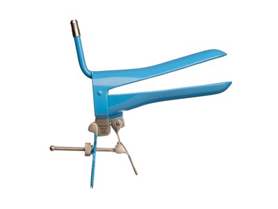 Speculum with smoke tube